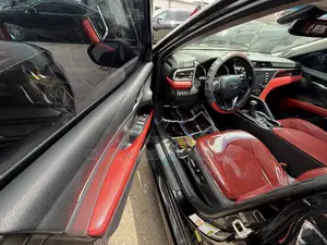 Toyota Camry XSE FWD (2.5L 4cyl 8AM) 2018 Black
