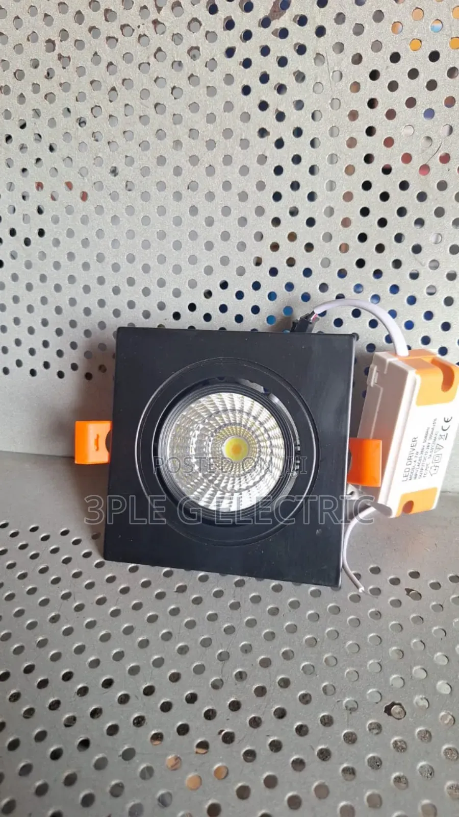 Simple Single Spot Light Square
