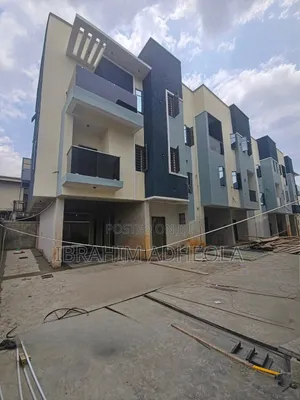 4bdrm Townhouse/Terrace in Oregun for sale