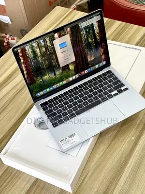 Laptop Apple MacBook Air 2024 M3 13-inch 16GB Apple M4 HDD+SSD 256GB