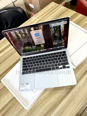 Laptop Apple MacBook Air 2024 M3 13-inch 16GB Apple M4 HDD+SSD 256GB