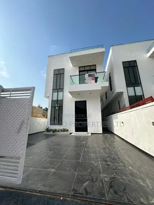 5bdrm Duplex in Ikota for sale