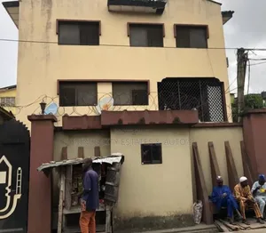 3bdrm Block of Flats in Aguda-Surulere for sale