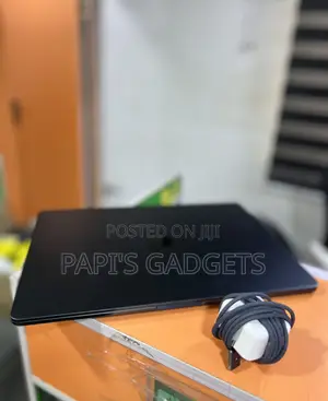 Laptop Apple MacBook Air 2022 M2 8GB Intel Core M2 SSD 256GB