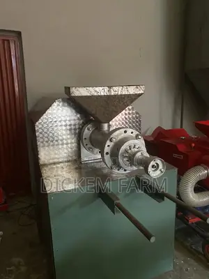 Floating Fish Feed Extruder Machine 600kg/Hr