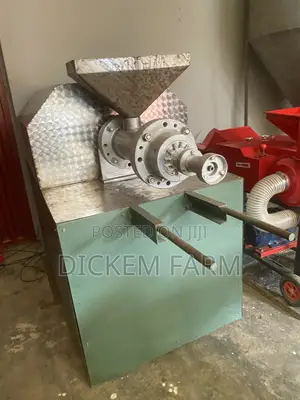 Floating Fish Feed Extruder Machine 600kg/Hr