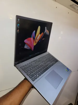 Laptop Dell Vostro 5630 16GB Intel Core i7 SSD 1T