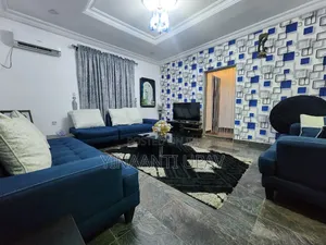Fully Furnished Sparkling Clean Short-Let Apartment
