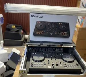 Flx4 Controller, Box/Flight Case and Stand