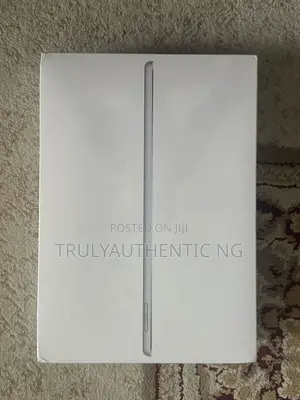 New Apple iPad 10.2 (2021) 64 GB Silver