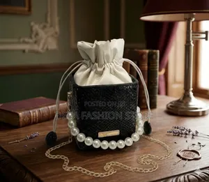 Box Bucket Bag