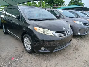 Toyota Sienna XLE 7-Passenger 4dr Minivan AWD (3.5L 6cyl 6A) 2015 Black