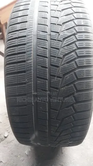 Super Garde 295/35r23 Tire With Current Date.