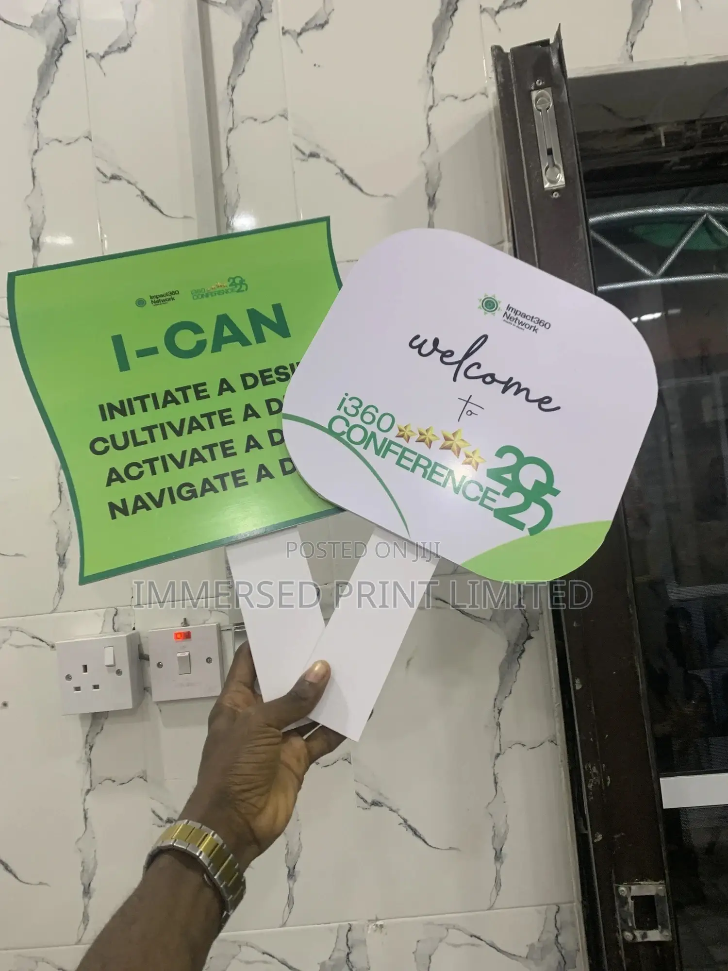 Props, Placards