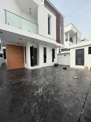 5bdrm Duplex in Ikota for sale