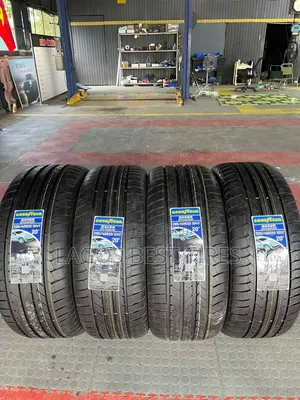 Brand New Goodyear Efficientgrip Staggered Set – 20" (255/45 285/40)