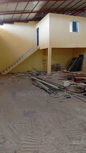 200sqm Warehouse for Rent