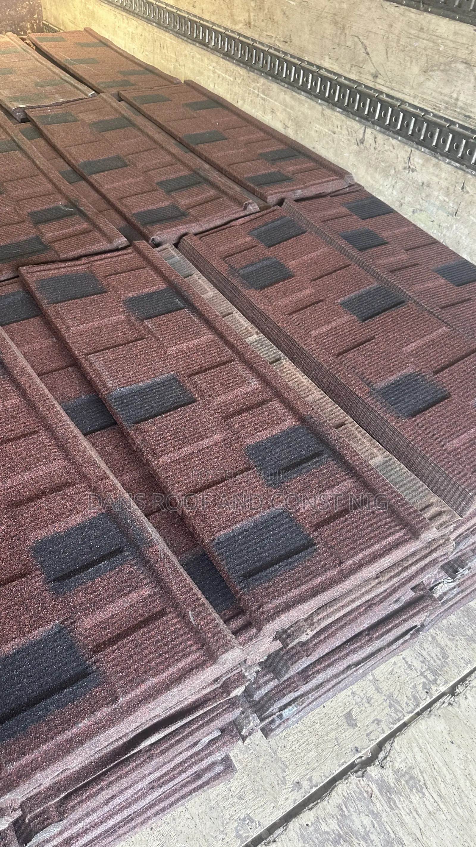 Shingle Black and Red With Black Patch