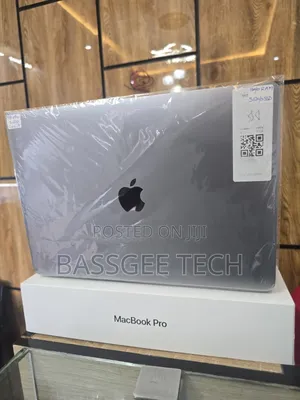 Laptop Apple MacBook Pro 2020 16GB Intel Core i7 SSD 512GB