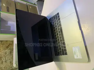 Laptop Apple MacBook Pro 2017 16GB Intel Core i7 SSD 1T