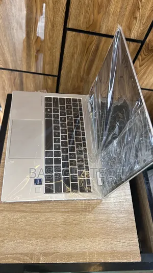 Laptop HP EliteBook 830 G9 16GB Intel Core i7 SSD 256GB