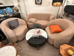 Set of 5 Sofa Chairs With Center Table
