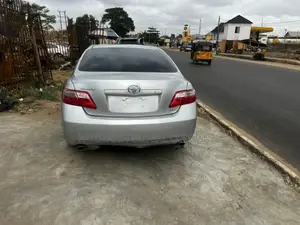 Toyota Camry XLE V6 4dr Sedan (3.5L 6cyl 6AM) 2009 Silver