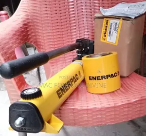 Enerpac Hydraulic Cylinder Tool Set 50-Ton Unit
