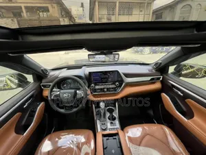 Toyota Highlander Platinum 2022 Black