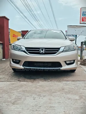 Honda Accord Touring 4dr Sedan FWD (3.5L 6cyl 6A) 2013