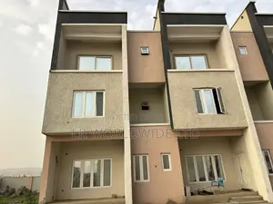 5bdrm Townhouse/Terrace in Jahi for sale