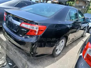 Toyota Camry SE 4dr Sedan (2.5L 4cyl 6A) 2013 Black