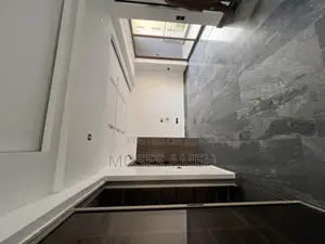 4bdrm Townhouse / Terrace in Mabushi for rent