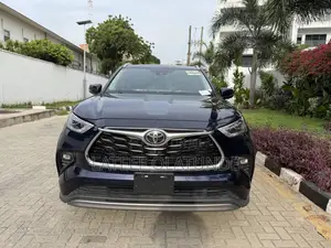 Toyota Highlander Platinum 2022 Blue