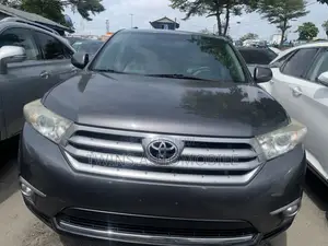 Toyota Highlander Limited 3.5l 4WD 2013 Gray