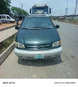 Toyota Sienna 1998 Green