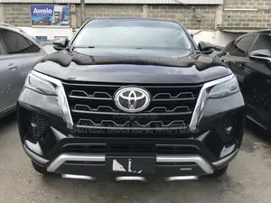 Toyota Fortuner 2023 Black