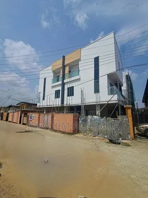4bdrm Duplex in Maryland, Mende for sale