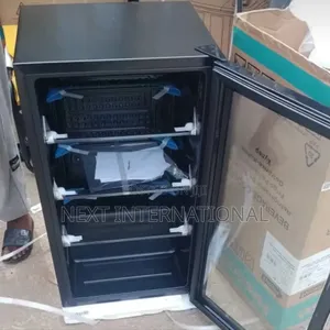 Hisense Beverage Chiller ,91l Show Glass Black