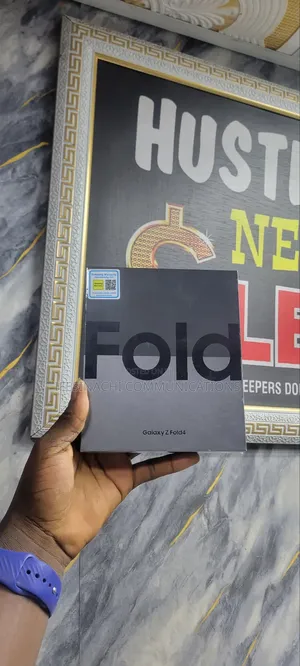 New Samsung Galaxy Z Fold4 256 GB Black