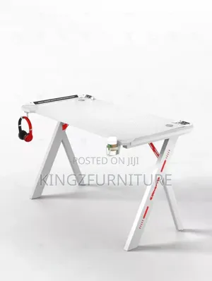 1.2-Meter White Gaming Table