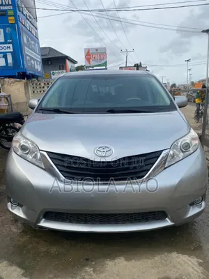 Toyota Sienna 2014 Silver