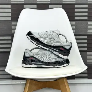 Asics Gel-Nyc, a Silhouette