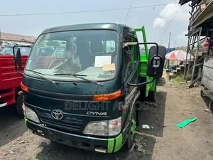 Black Colour Toyota Dyna