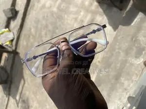 Trendy Classical Photochromic Glasses