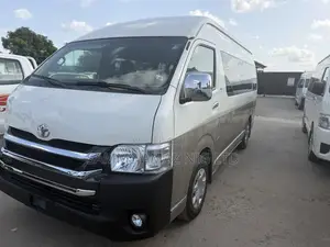 Toyota HiAce 2018 White