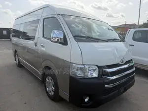 Toyota HiAce 2018 White