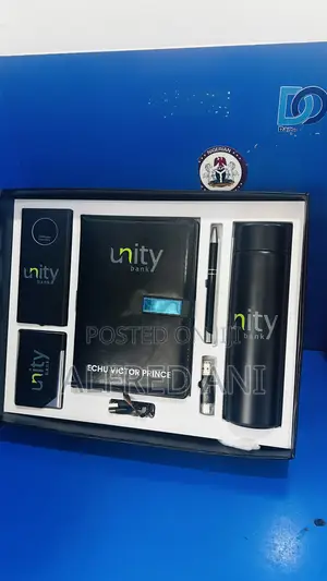 High Quality Gift Set: Temperature Flask, Notebook, Pen, Flash, Etc