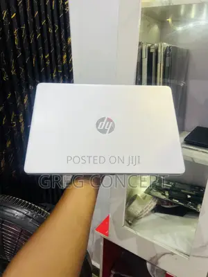 Laptop HP 240 G8 8GB AMD A10 SSD 256GB