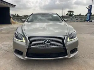 Lexus LS 2019 Gold
